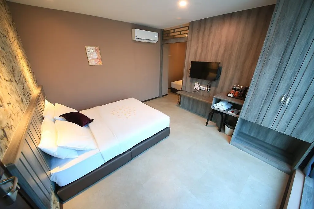 Apple Hotel Penang Джорджтаун